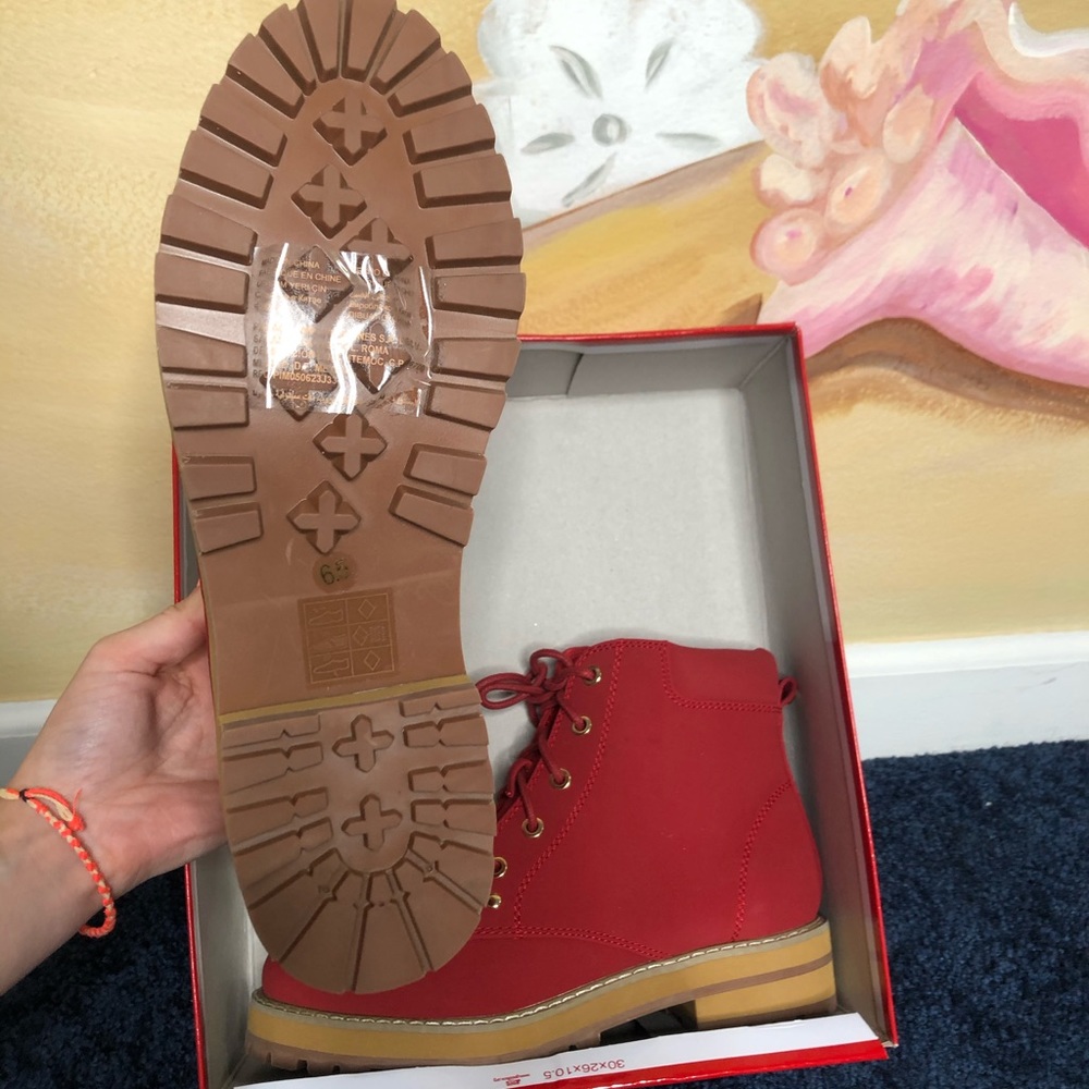 Guess red boots
